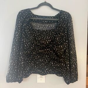 EUC Eclair peasant style Black and White Ditsy Patterned Women's Blouse